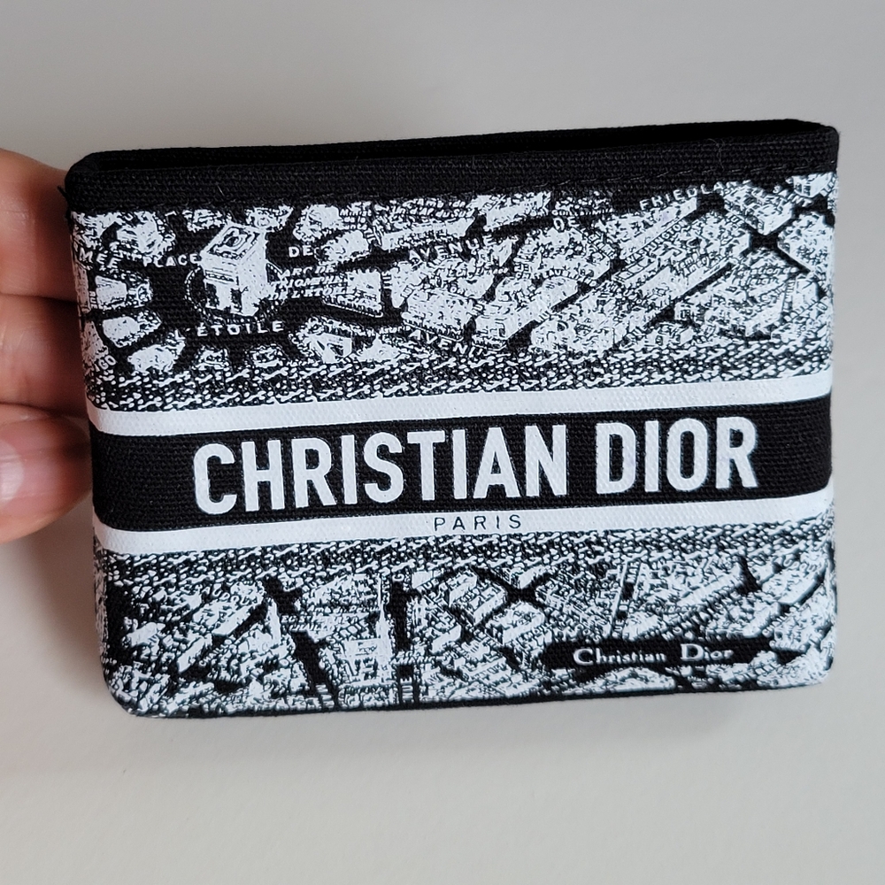 Dior Eyeshadow Pouch - Picture 3 of 6
